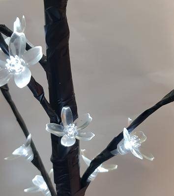 Дерево светящ.96 с/д 150 см цветы белое LX-118