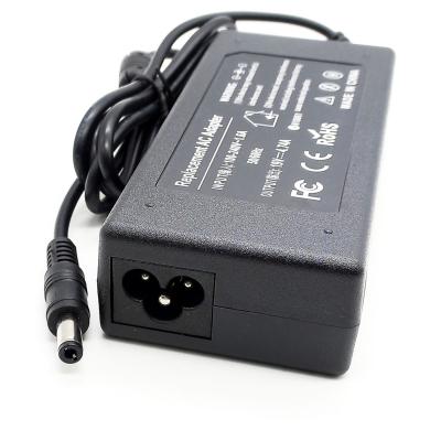 Блок питания импульсный 19,0V,  4,74A, 2,5х5,5 мм