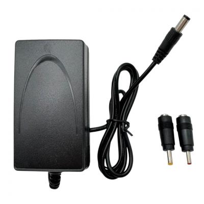 Блок питания импульсный 12,0V,  2,0A, 24W вилка на блоке, LP225 + 2 насадки (4,0*1,7/3,5*1,35)