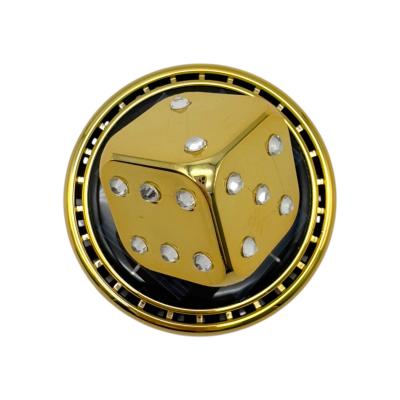 Автомобильный ароматизатор на солнечной батарее "Игральные кости", золото