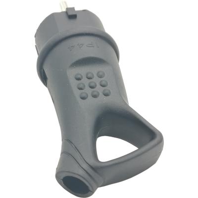 Вилка угловая с/з каучук16A 250B IP44, черная, RPG16-30-442 /32843/