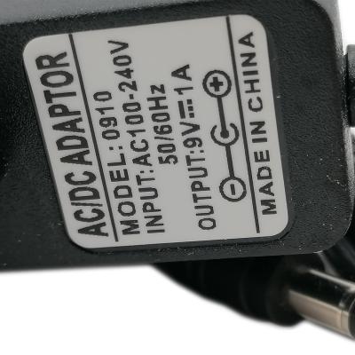 Блок питания импульсный  9,0V,  1,0A, 9W вилка на блоке  