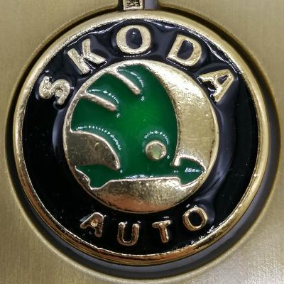Брелок металлический с гравировкой SKODA хром с позолотой /51633/