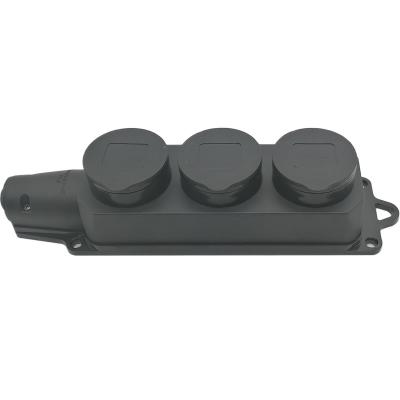Розетка 3-мест., защ. крыш., 16А 230B 2P+PE, IP44, каучук (SBE-16-3-00-R)